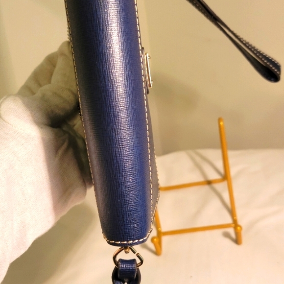 Dooney And Bourke Wallet Wristlet - Picture 5 of 7